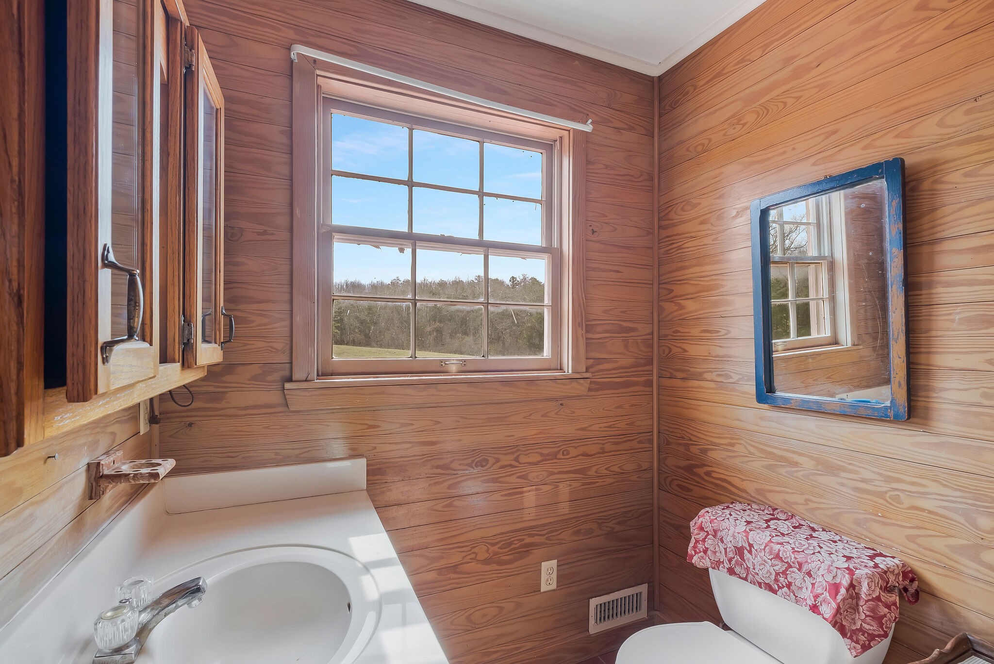 198 Treece Lane Waynesboro, TN 38485 - Photo 23 of 69 a bathroom with a sink toilet and mirror