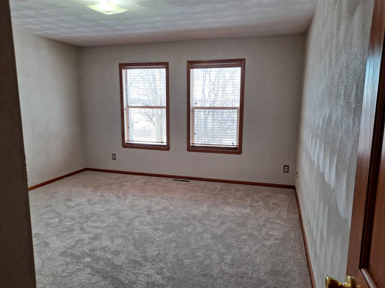 9947 Lismore Road Roscoe, IL 61073 - Photo 11 of 39 Gallery Image 11