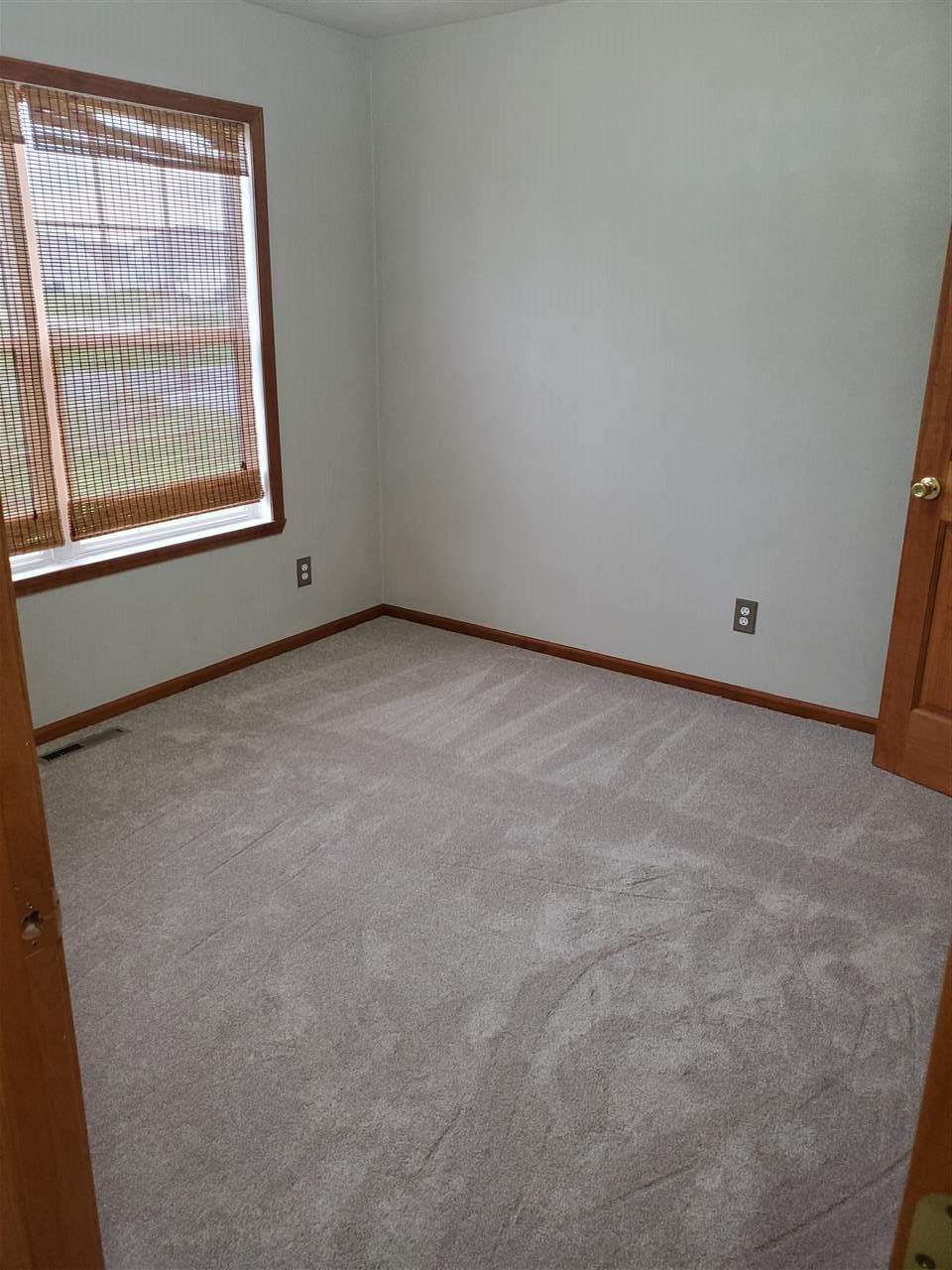 9947 Lismore Road Roscoe, IL 61073 - Photo 13 of 39 Gallery Image 13
