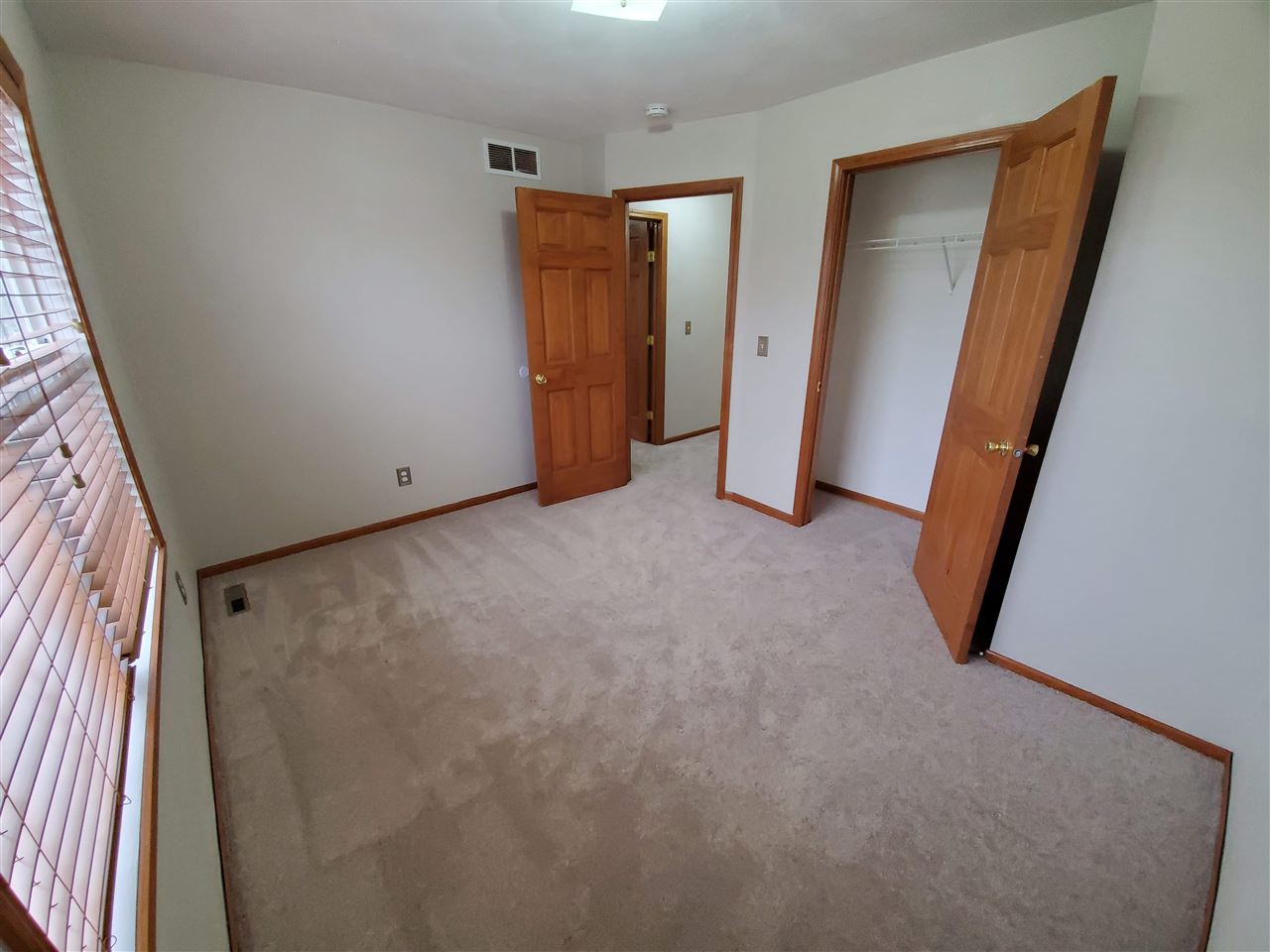 9947 Lismore Road Roscoe, IL 61073 - Photo 14 of 39 Gallery Image 14