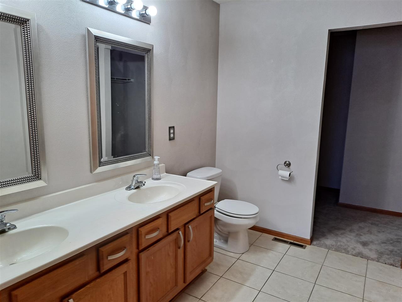 9947 Lismore Road Roscoe, IL 61073 - Photo 23 of 39 Gallery Image 23