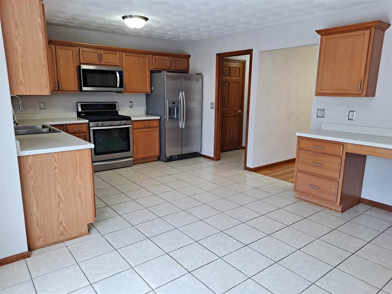 9947 Lismore Road Roscoe, IL 61073 - Photo 4 of 39 Gallery Image 4