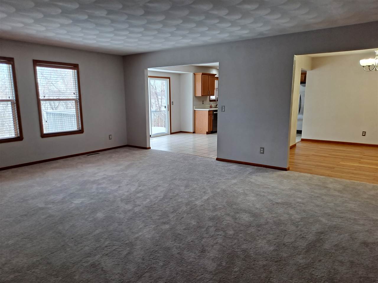 9947 Lismore Road Roscoe, IL 61073 - Photo 8 of 39 Gallery Image 8