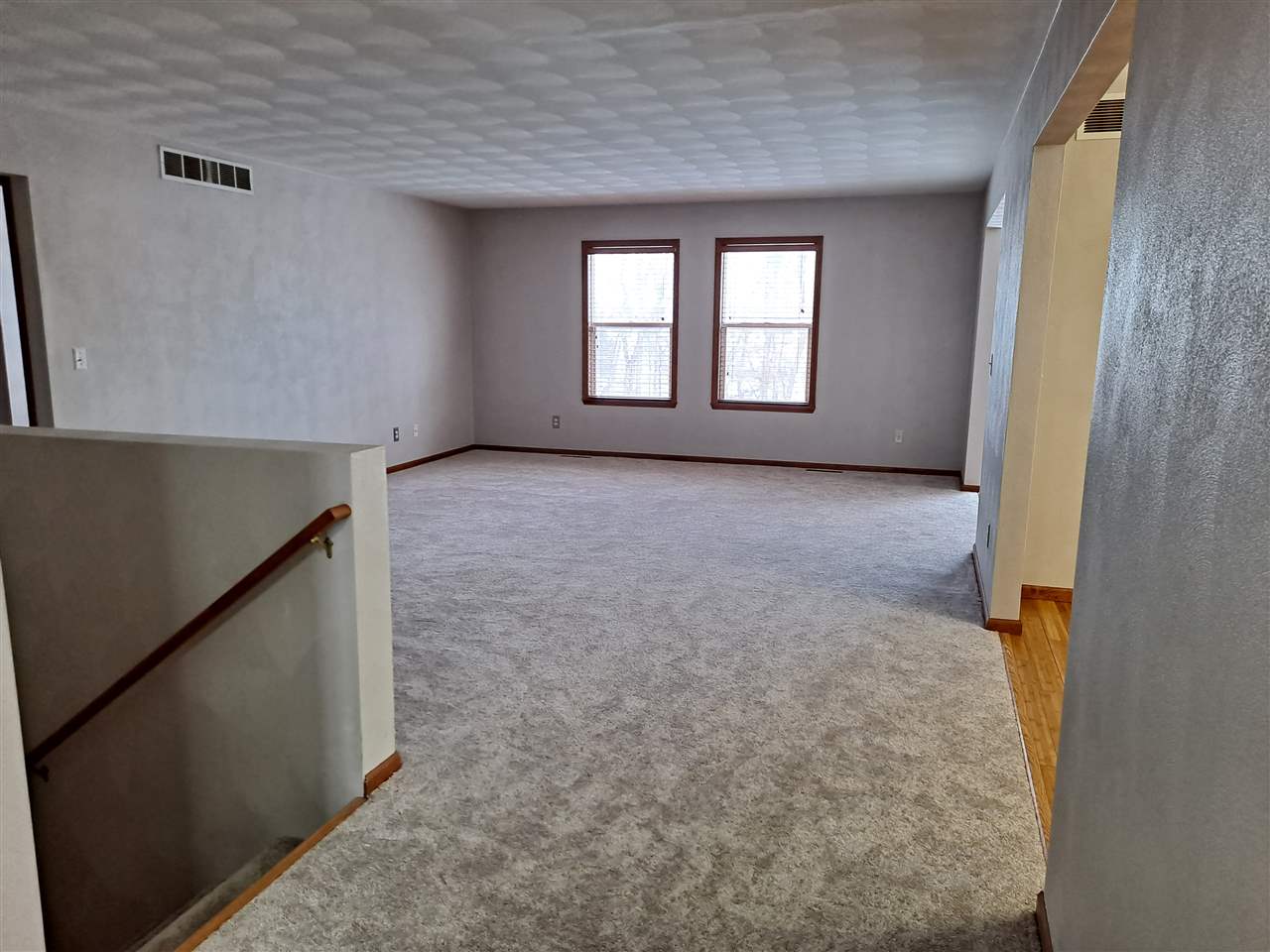 9947 Lismore Road Roscoe, IL 61073 - Photo 9 of 39 Gallery Image 9