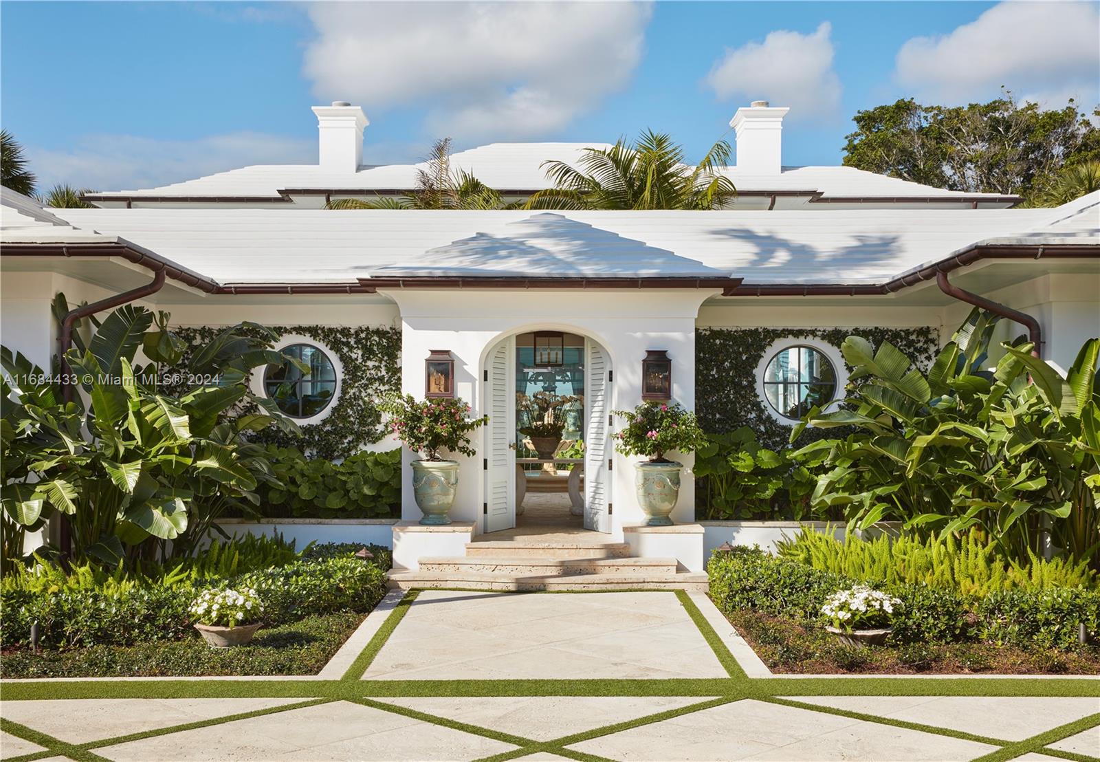 320 South Beach Road Jupiter Island, FL 33455 - Photo 5 of 64