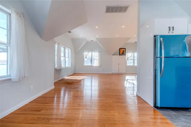 $795,000 | 16823 Powells Cove Boulevard, Unit 12 | Beechhurst