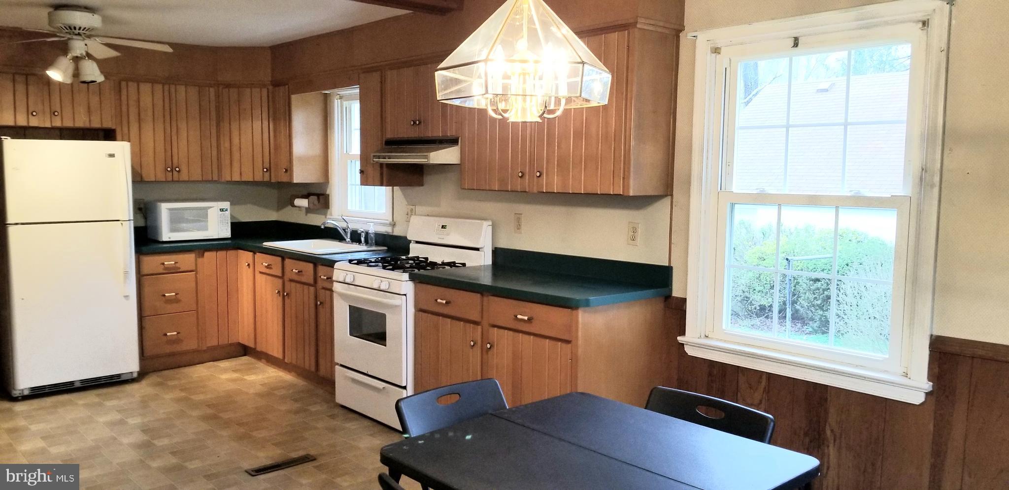 2412 Putnam Road Forest Hill, MD 21050 - Photo 9 of 27 Spacious kitchen
