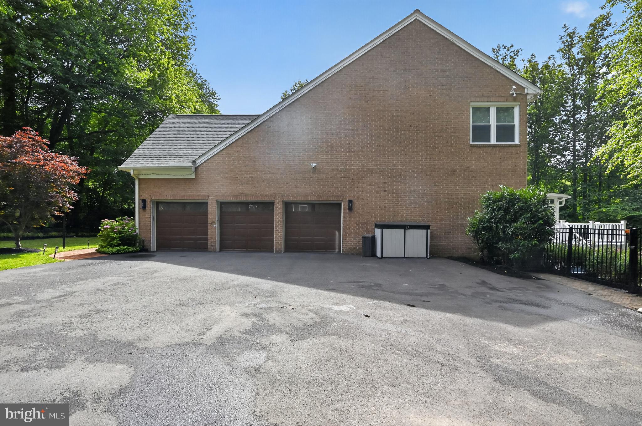 10301 Forest Maple Road Vienna, VA 22182 - Photo 9 of 27
