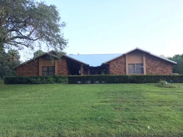 $2,850 | 800 French Creek Lane, Fort Pierce, FL 34982