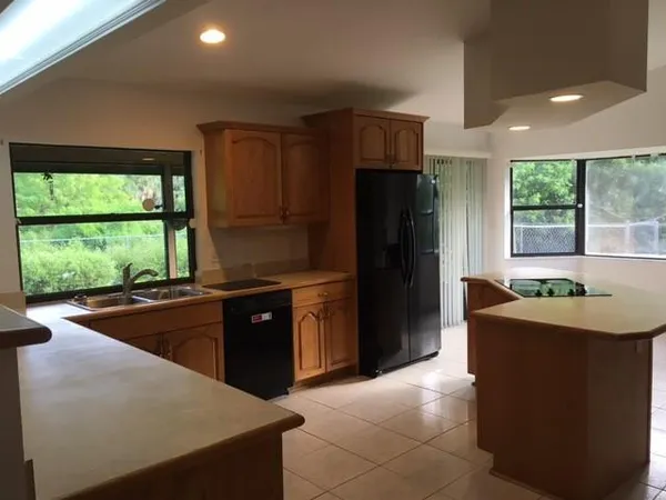 $2,850 | 800 French Creek Lane, Fort Pierce, FL 34982