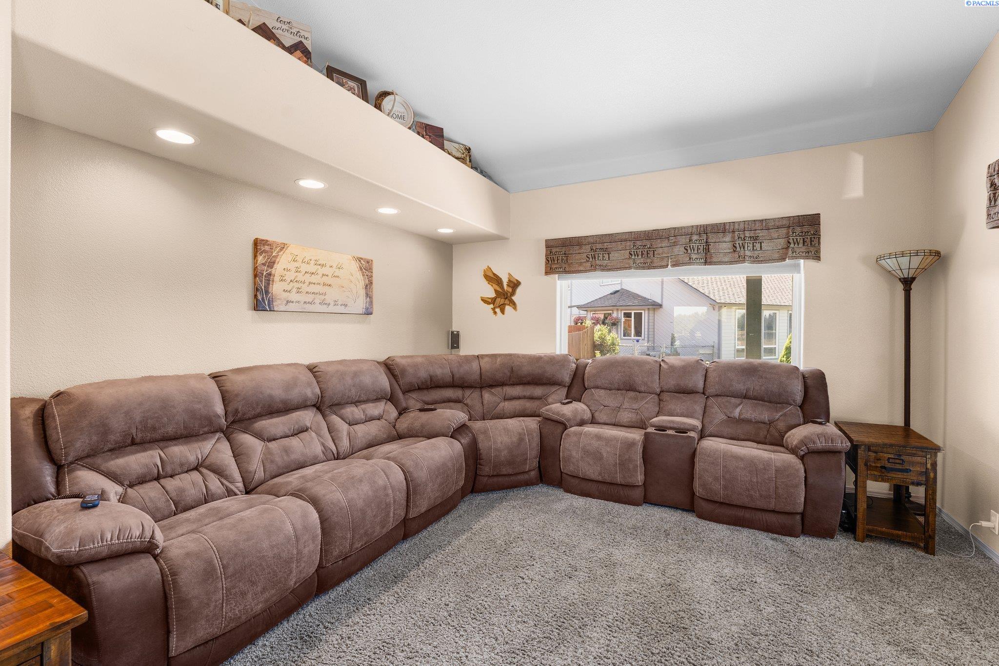 212501 East Finley Road Kennewick, WA 99337 - Photo 18 of 41 Gallery Image 18