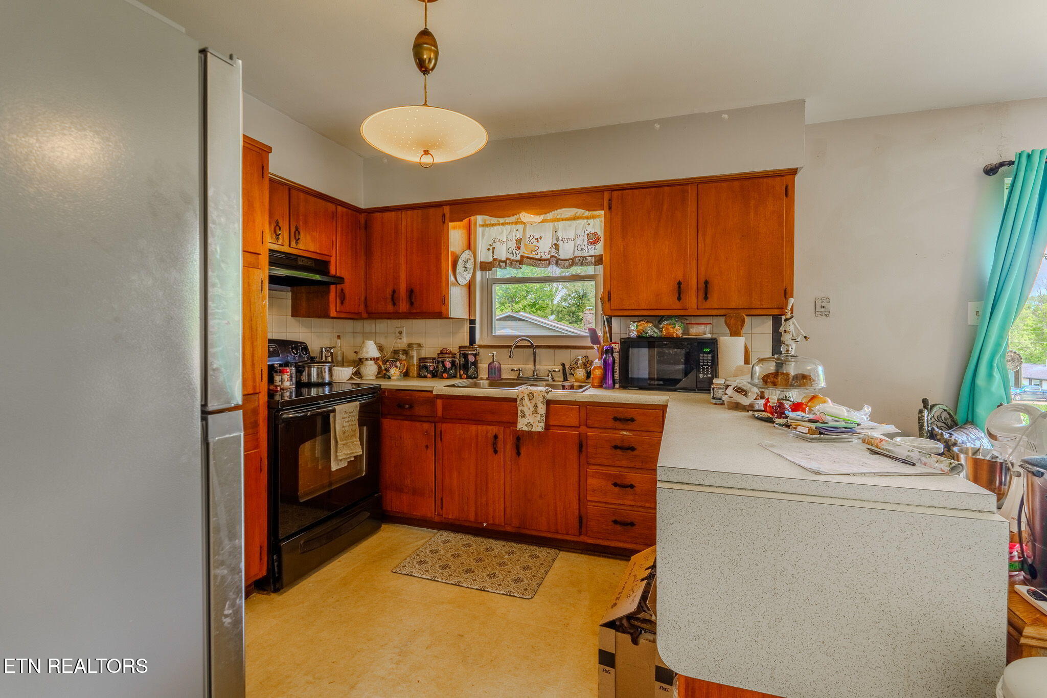 3633 Cunningham Road Knoxville, TN 37918 - Photo 11 of 27 14-web-or-mls-_DSC1169-HDR