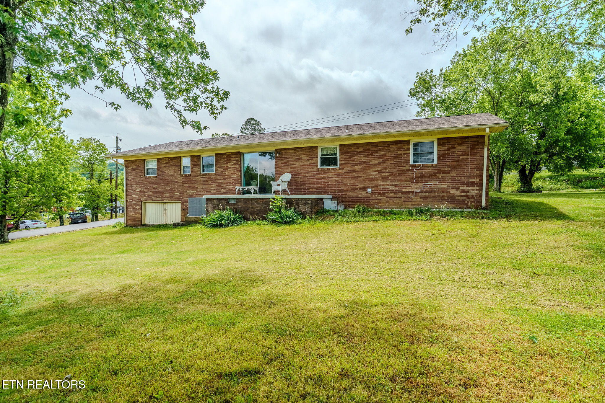 3633 Cunningham Road Knoxville, TN 37918 - Photo 2 of 27 3-web-or-mls-_DSC1049-HDR