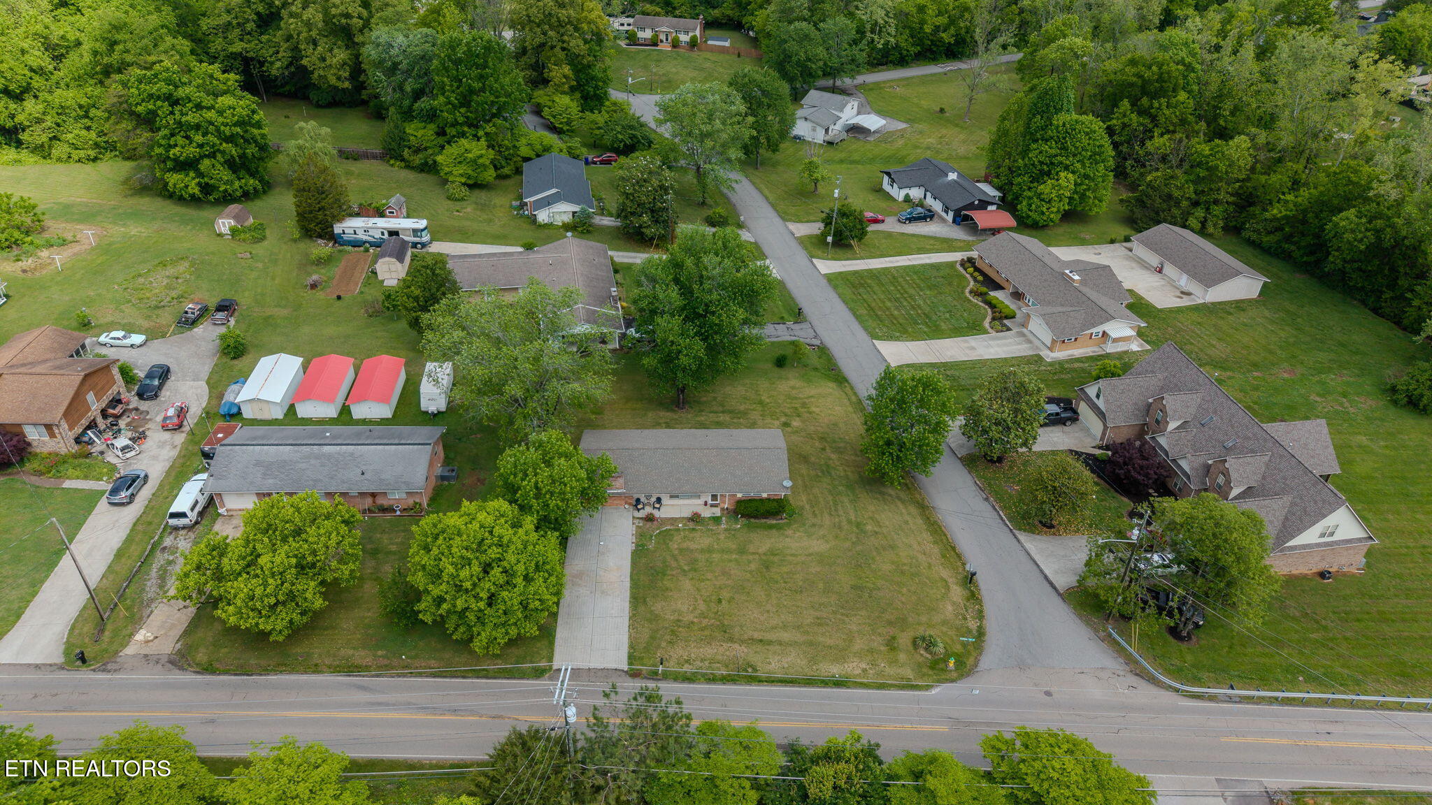 3633 Cunningham Road Knoxville, TN 37918 - Photo 23 of 27 22-web-or-mls-DJI_20260428120701_0113_D