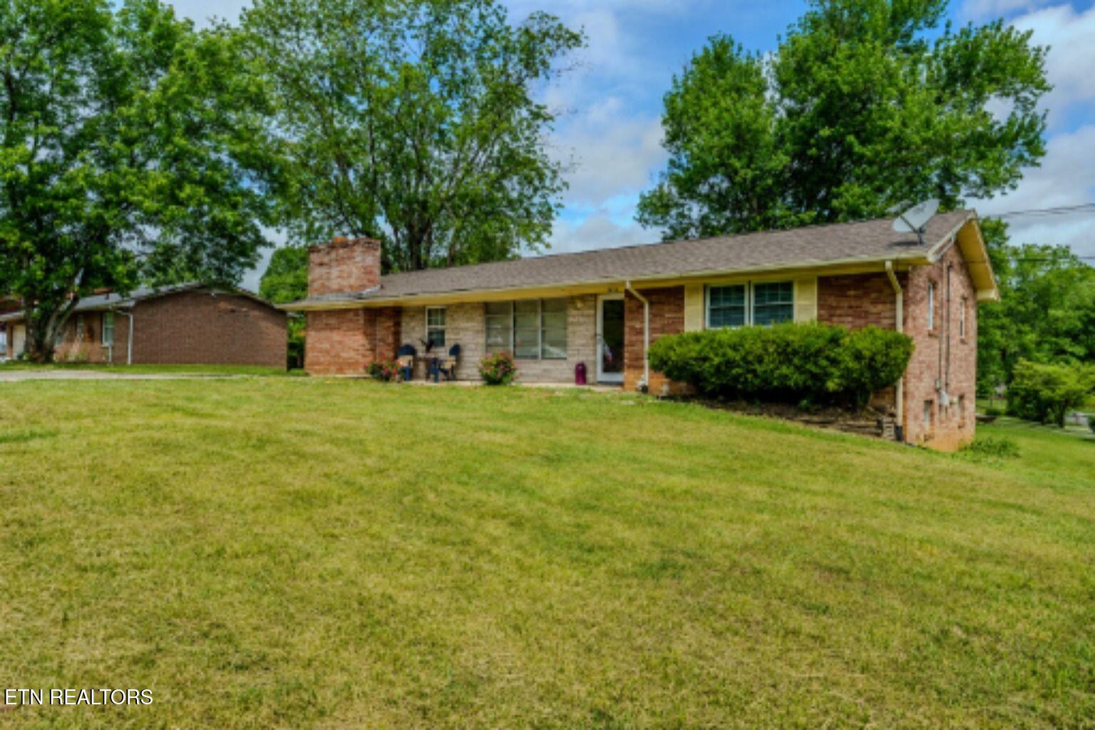 3633 Cunningham Road Knoxville, TN 37918 - Photo 3 of 27 1-web-or-mls-_DSC1024-HDR