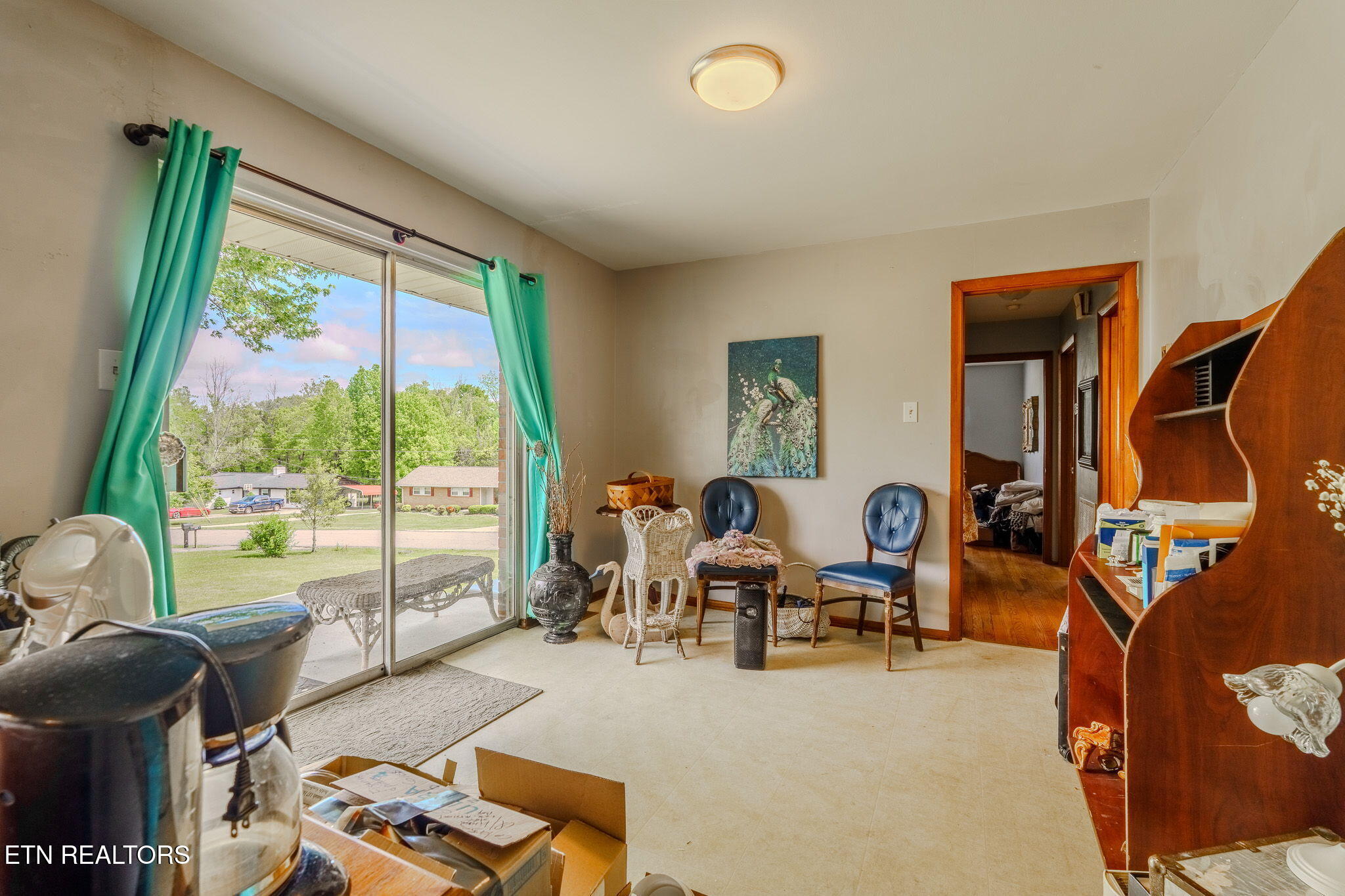 3633 Cunningham Road Knoxville, TN 37918 - Photo 5 of 27 11-web-or-mls-_DSC1149-HDR
