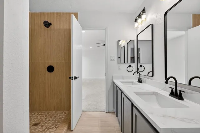 $2,850 | 4241 Meadowknoll Drive, Fort Worth, TX 76123