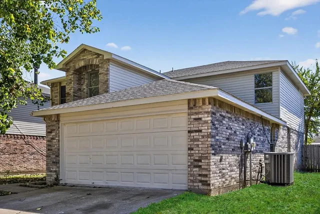 $2,850 | 4241 Meadowknoll Drive, Fort Worth, TX 76123