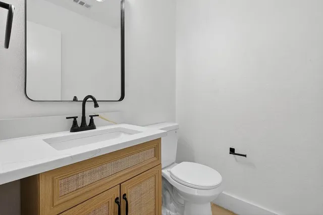 $2,850 | 4241 Meadowknoll Drive, Fort Worth, TX 76123