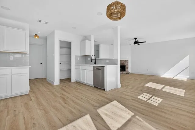 $2,850 | 4241 Meadowknoll Drive, Fort Worth, TX 76123