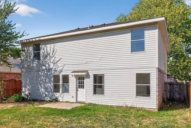 $2,850 | 4241 Meadowknoll Drive, Fort Worth, TX 76123