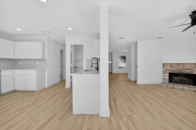 $2,850 | 4241 Meadowknoll Drive, Fort Worth, TX 76123