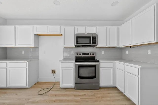 $2,850 | 4241 Meadowknoll Drive, Fort Worth, TX 76123