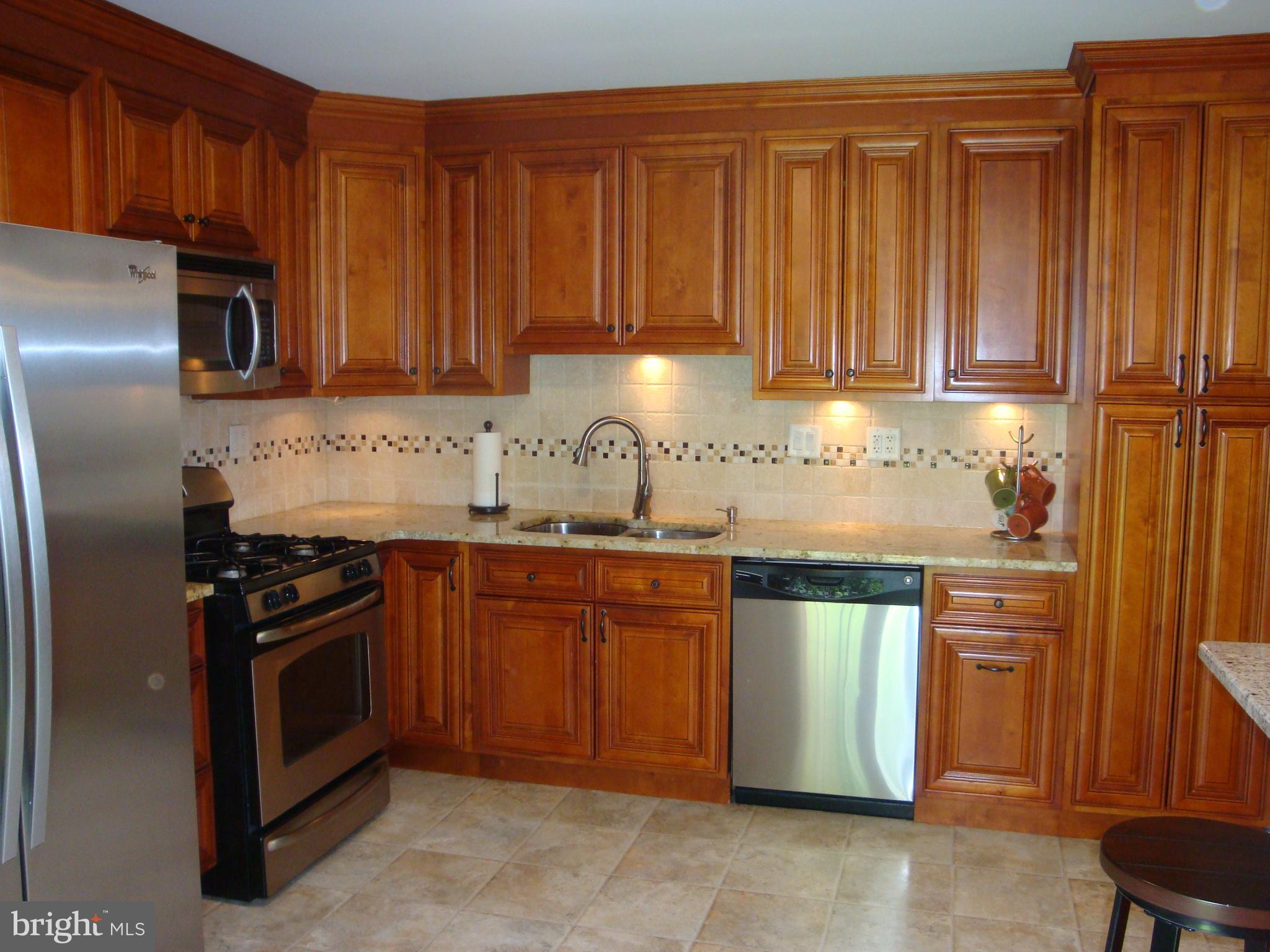21 Boxwood Road Holland, PA 18966 - Photo 3 of 42 Gourmet Kitchen with Granite