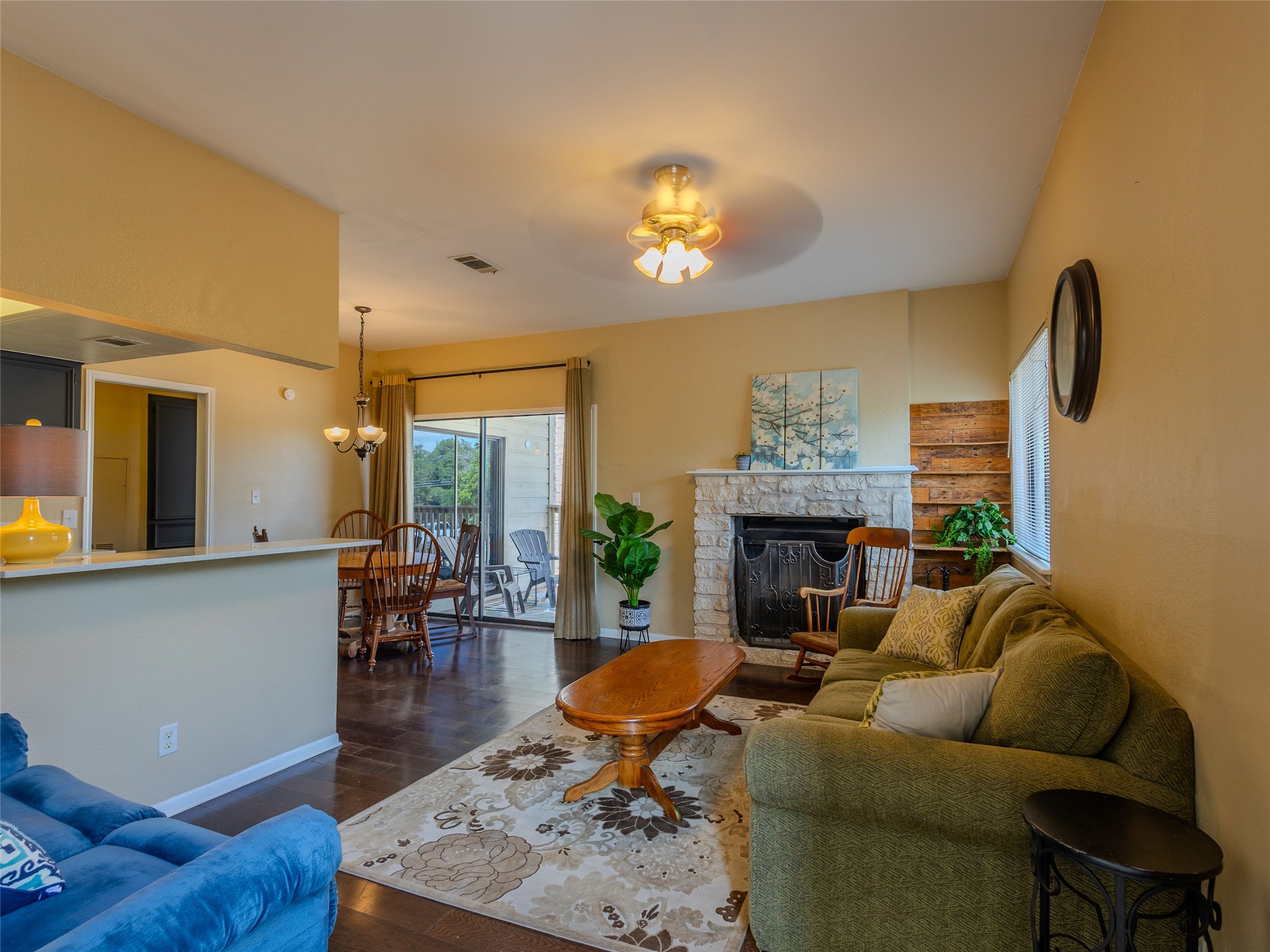 1013 Chestnut Street, Unit 4 San Marcos, TX 78666 - Photo 3 of 22