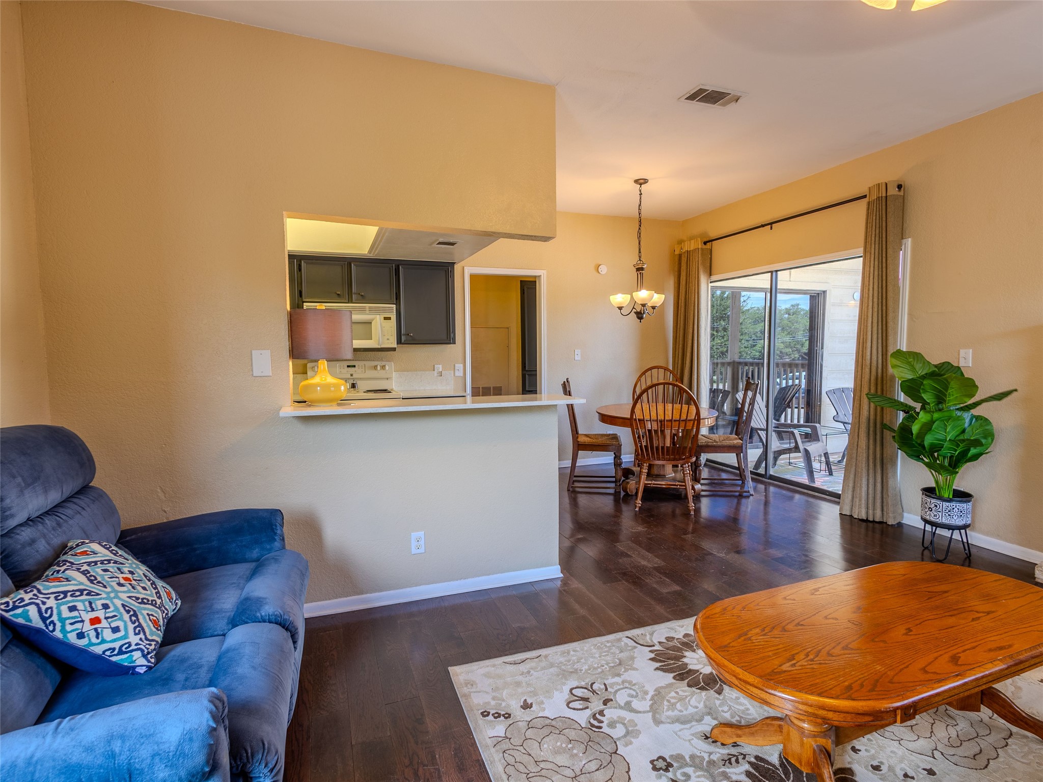 1013 Chestnut Street, Unit 4 San Marcos, TX 78666 - Photo 4 of 22