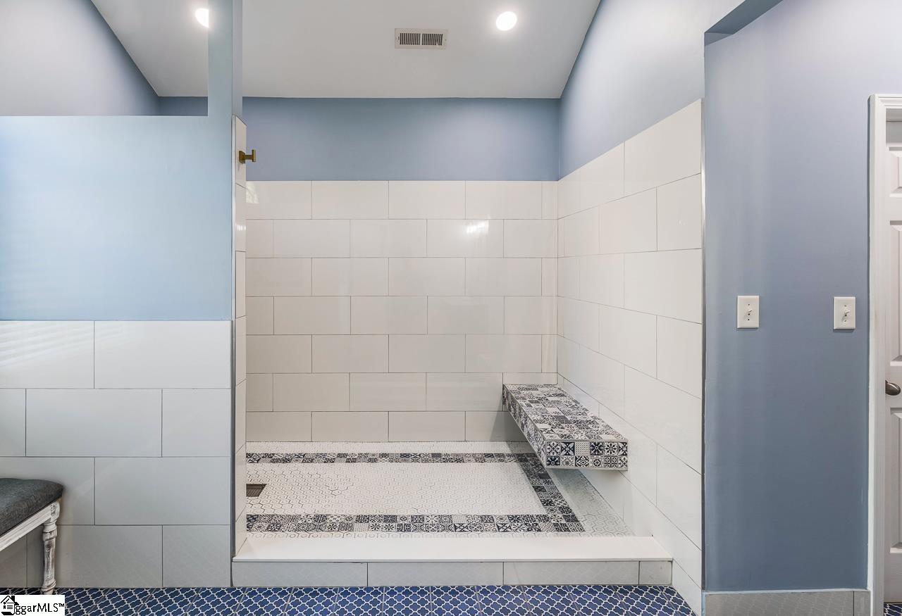 320 Davidson Road Greenville, SC 29609 - Photo 8 of 36