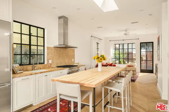 $1,895,000 | 207 Entrada Drive, Santa Monica, CA 90402