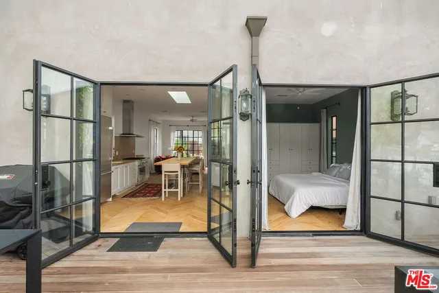 $1,895,000 | 207 Entrada Drive, Santa Monica, CA 90402