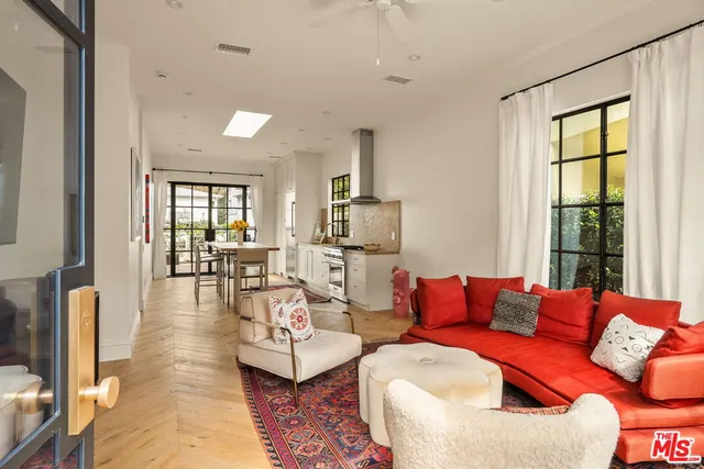 $1,895,000 | 207 Entrada Drive, Santa Monica, CA 90402