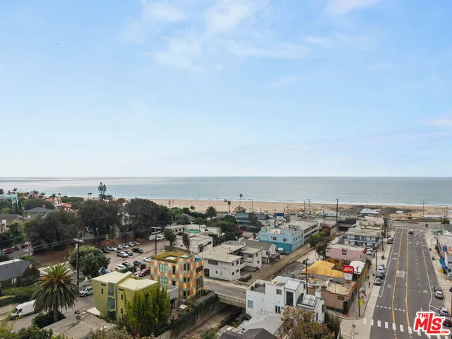 $1,895,000 | 207 Entrada Drive, Santa Monica, CA 90402