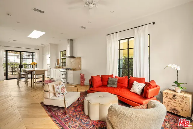 $1,895,000 | 207 Entrada Drive, Santa Monica, CA 90402