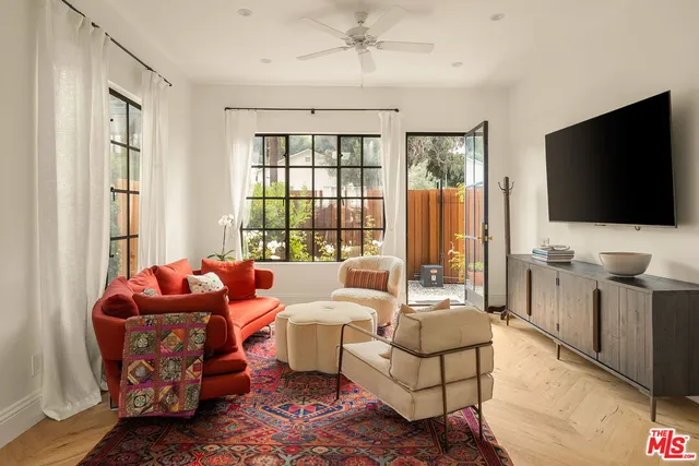 $1,895,000 | 207 Entrada Drive, Santa Monica, CA 90402