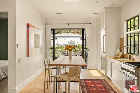 $1,895,000 | 207 Entrada Drive, Santa Monica, CA 90402