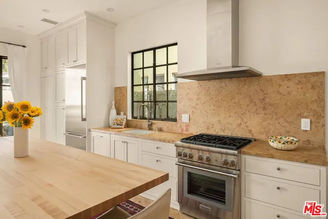 $1,895,000 | 207 Entrada Drive, Santa Monica, CA 90402