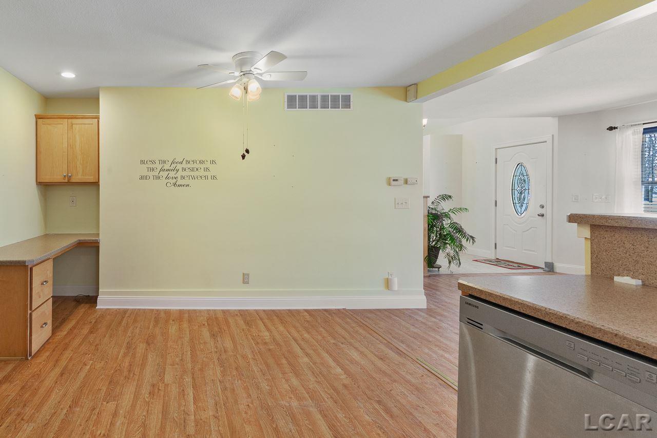 704 Springbrook Avenue Adrian, MI 49221 - Photo 12 of 31 50034063-11.JPG