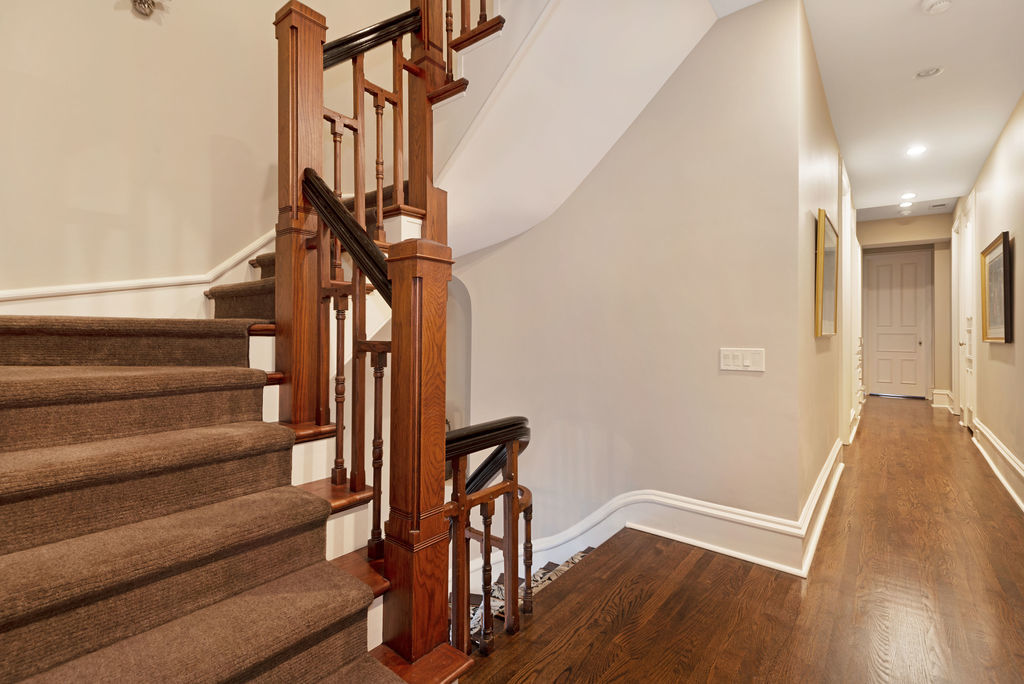 643 West Deming Place Chicago, IL 60614 - Photo 36 of 44 a view of entryway with wooden floor