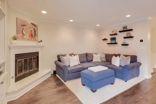 $1,549,000 | 2436 North Janssen Avenue, Chicago, IL 60614