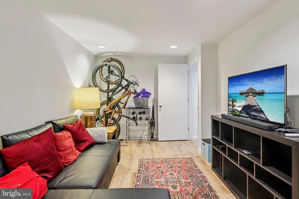 $799,900 | 4 Burket Court, Silver Spring, MD 20910