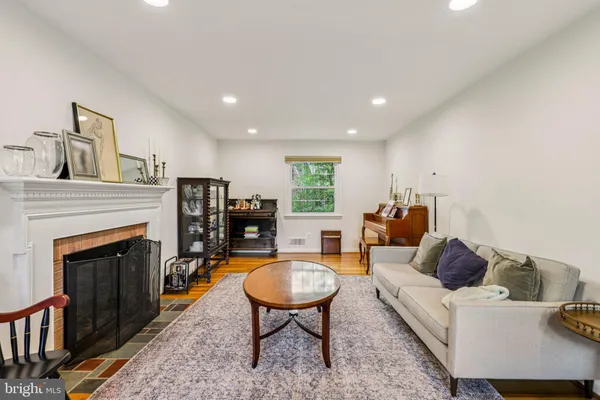 $799,900 | 4 Burket Court, Silver Spring, MD 20910