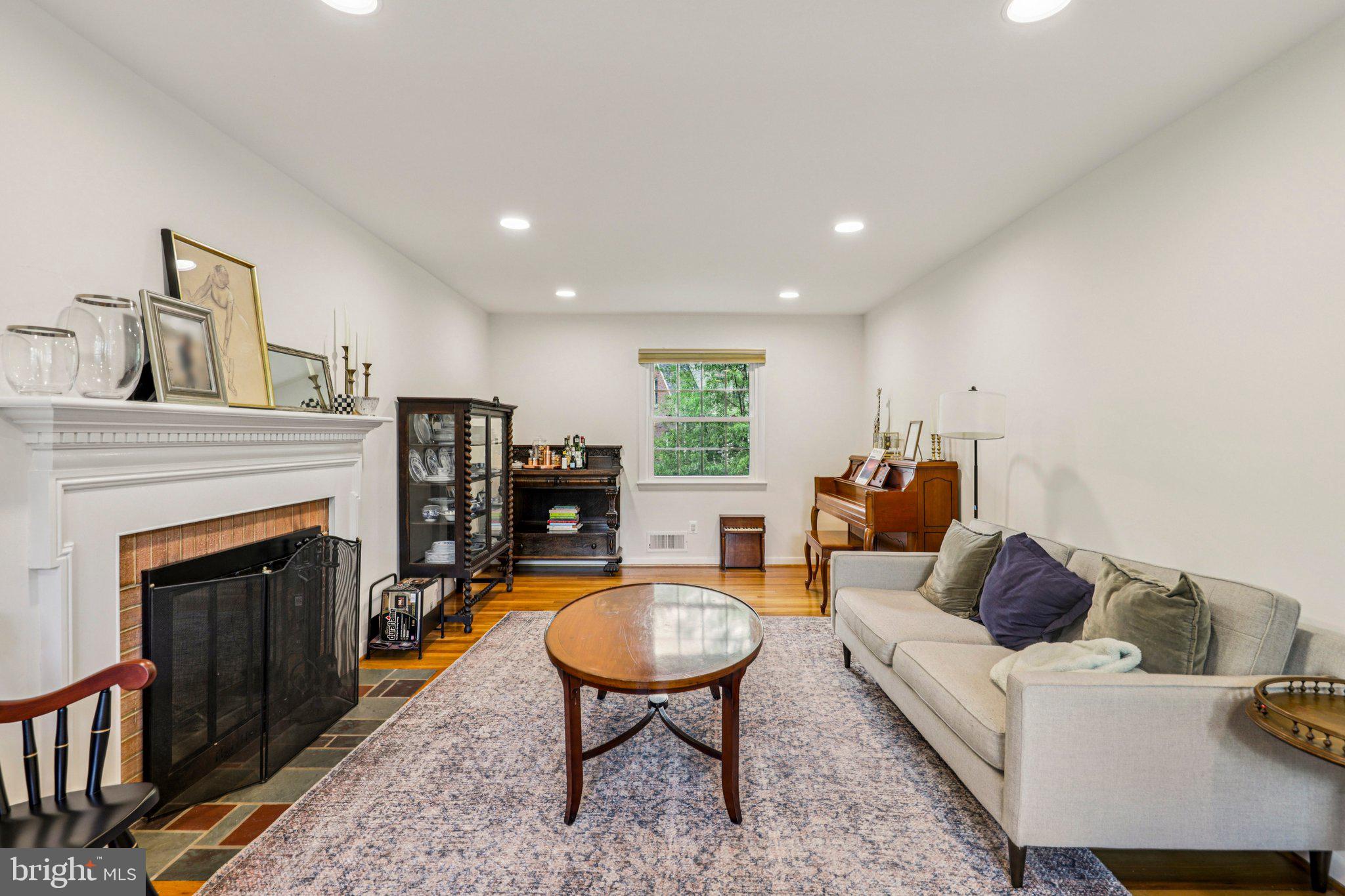 4 Burket Court Silver Spring, MD 20910 - Photo 4 of 48