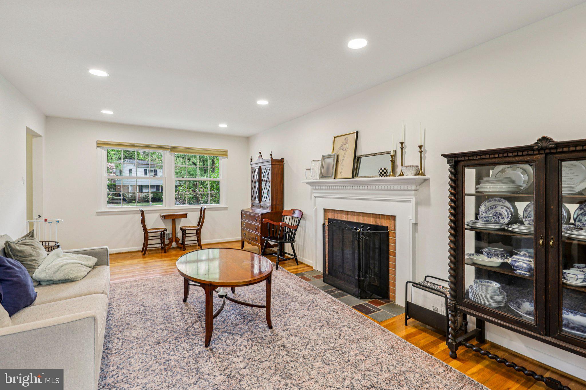 4 Burket Court Silver Spring, MD 20910 - Photo 5 of 48