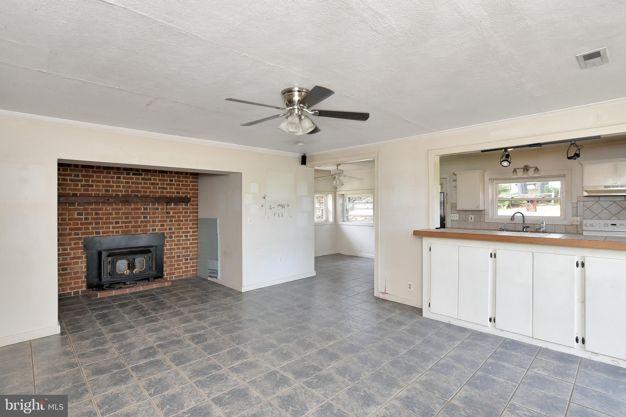 319 Ferry Road Fredericksburg, VA 22405 - Photo 3 of 25 Gallery Image 3