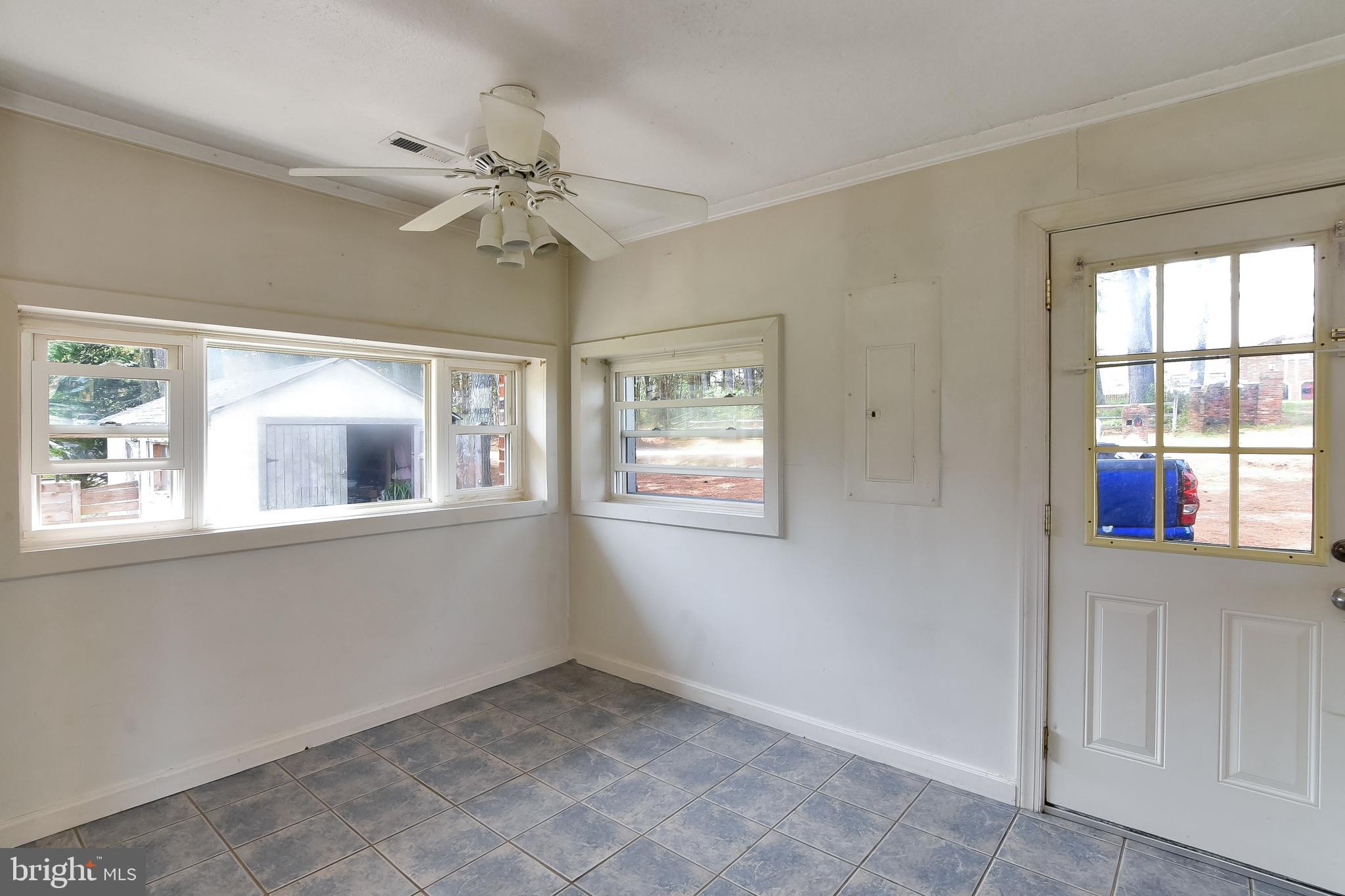 319 Ferry Road Fredericksburg, VA 22405 - Photo 9 of 25 Gallery Image 9