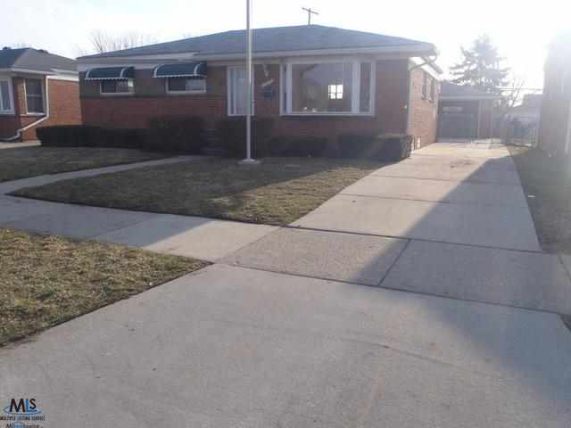 24646 Roxana Avenue Eastpointe, MI 48021 - Photo 1 of 14 31143293.JPG