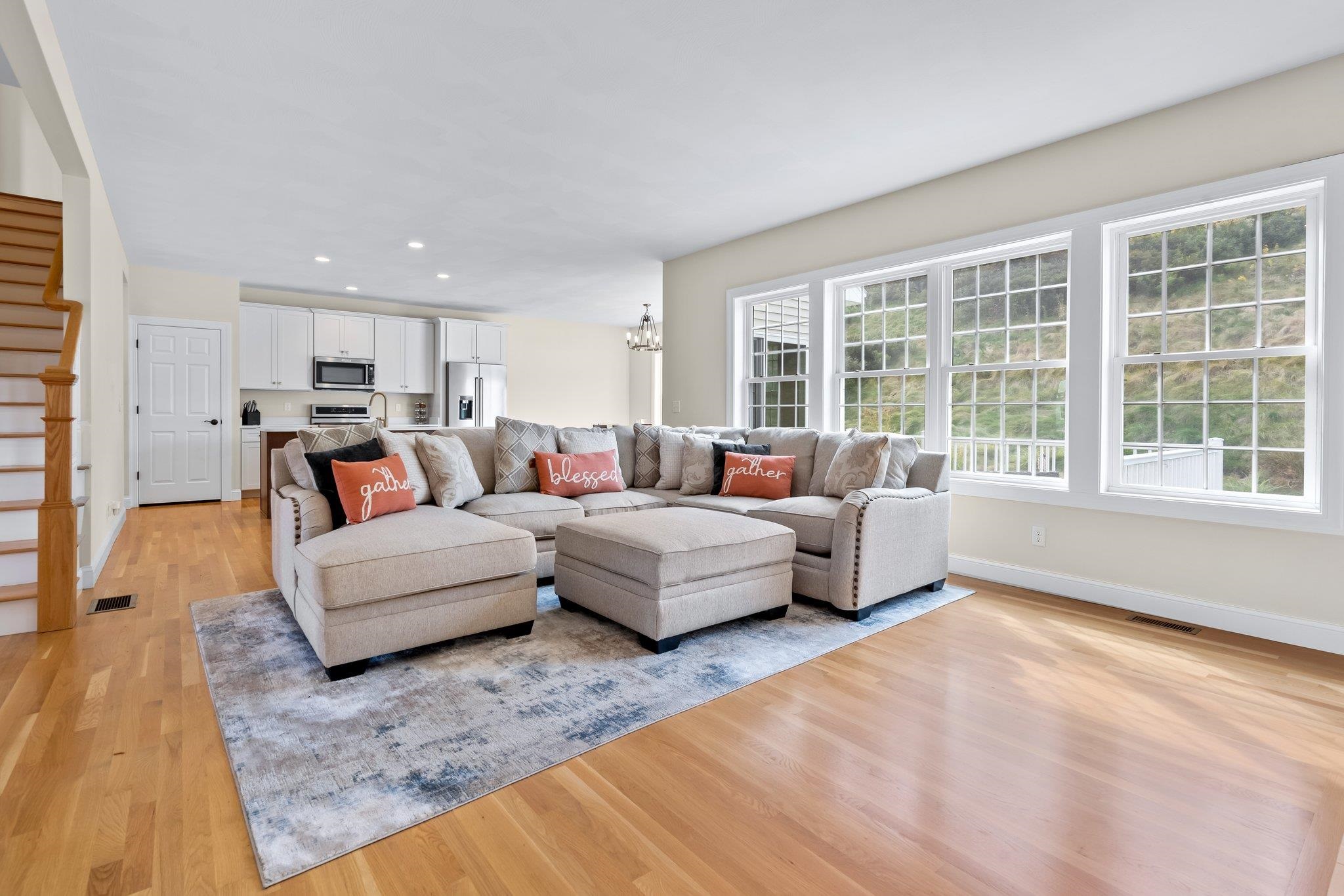 143 Brookview Drive Hooksett, NH 03106 - Photo 3 of 36